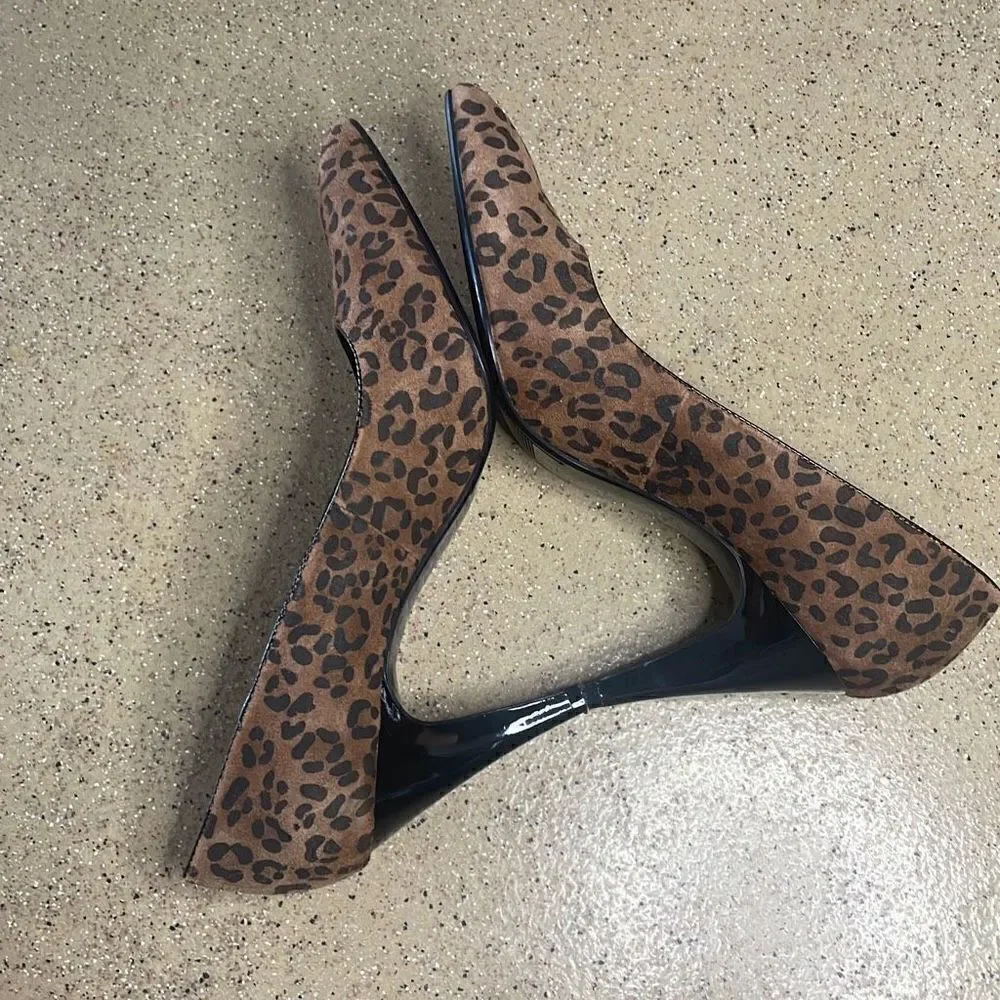 Dana Buchman Katarina Cheetah Print Suede Pumps sz 10
